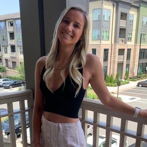 Meet your Posher, Holly